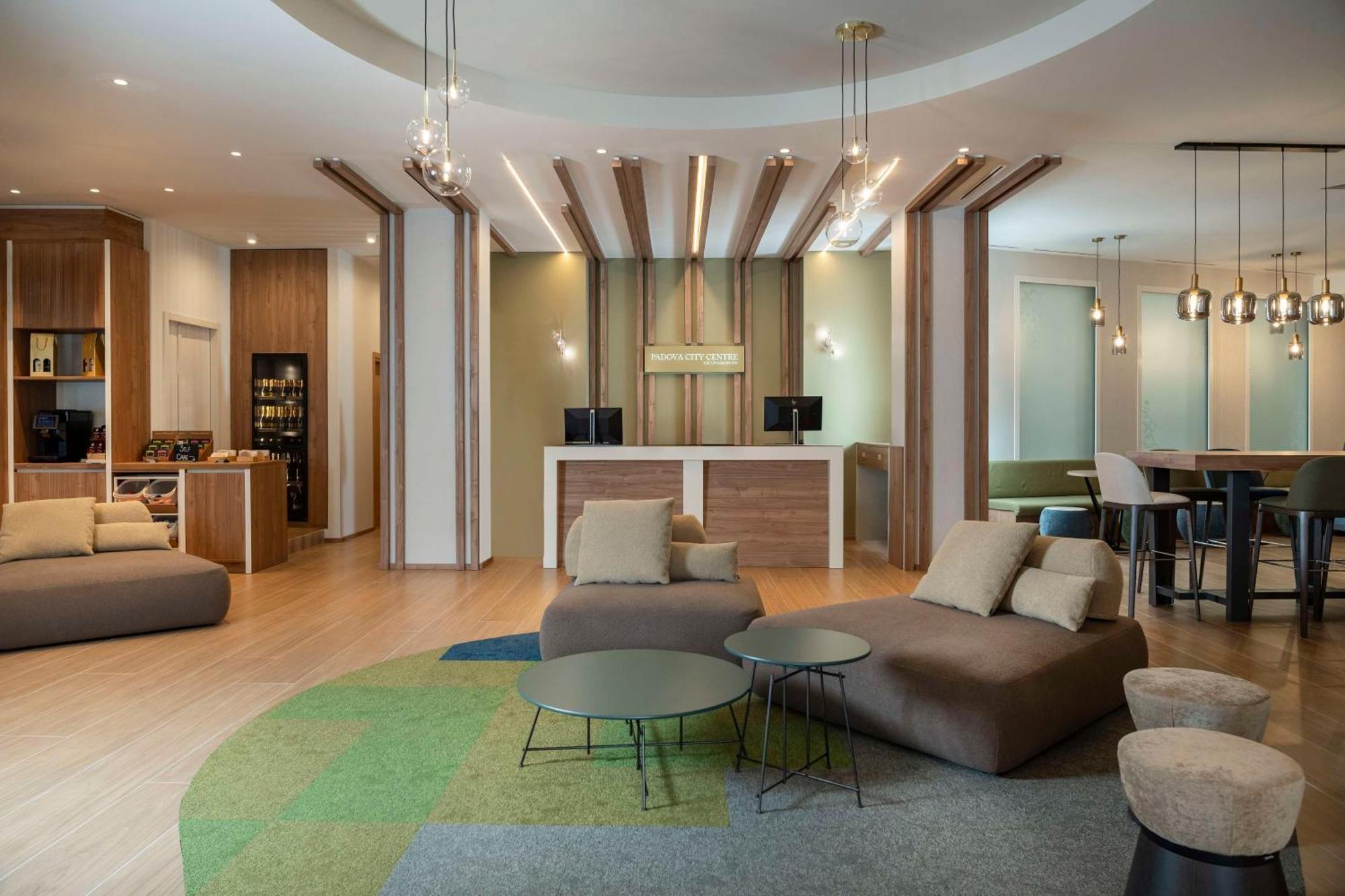 Hilton Garden Inn Padova City Centre Экстерьер фото