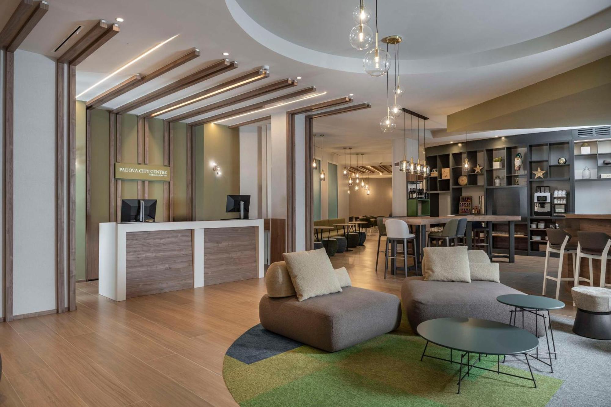 Hilton Garden Inn Padova City Centre Экстерьер фото